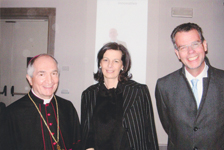 S.E. Mons. Silvano Tomasi, Nunzio Apostolico presso le Nazioni Unite di Ginevra, la Sig.ra Bertoldi ed il Console.