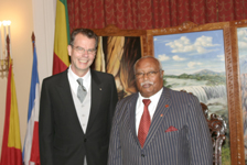 L’Ambasciatore Bertoldi con il Presidente della Repubblica Federale di Etiopia, Girma Wolde Giorgis.