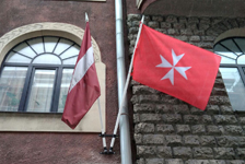 Bandiera dell'Ordine di Malta.